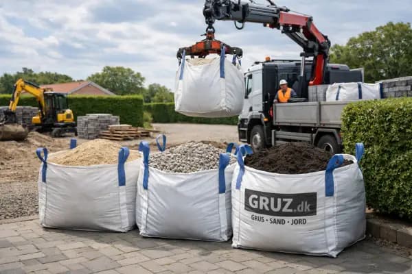 Blog billede af Bigbags – den smarte løsning til levering af grus, sand og jord.